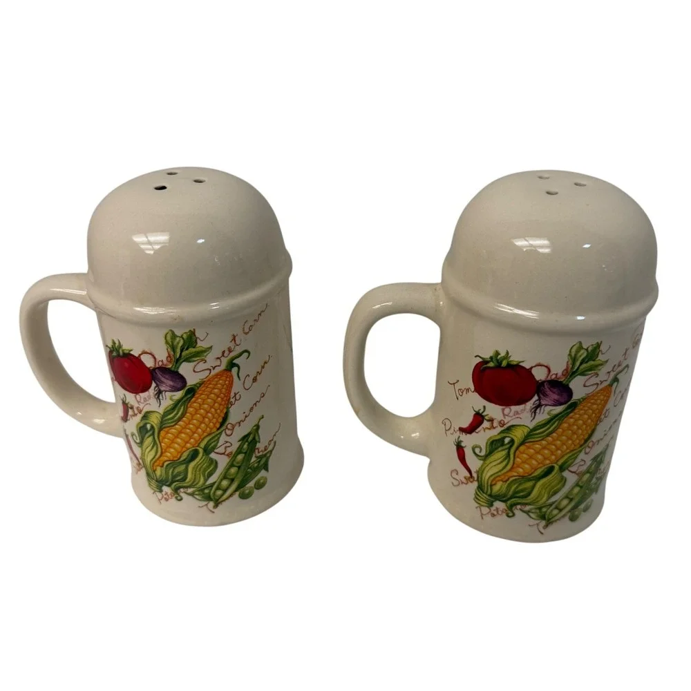 Farmers Best Salt and Pepper Shakers OS Cream Garden Vegetable Stein 5 1/2